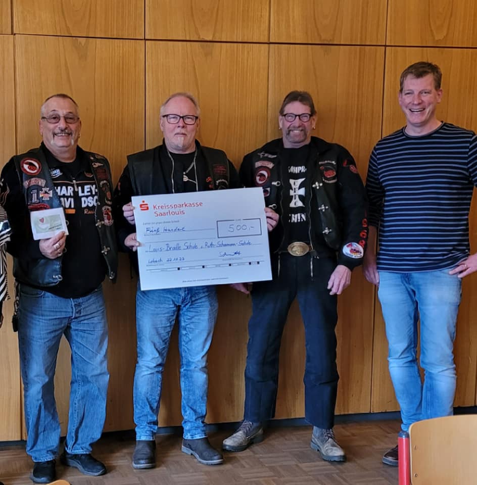 Spenden%C3%BCbergabe%20Cavemen%20MC%20Lebach%20mit%20Sven%20G%C3%B6rgen Spenden%C3%BCbergabe%20Cavemen%20MC%20Lebach%20mit%20Sven%20G%C3%B6rgen